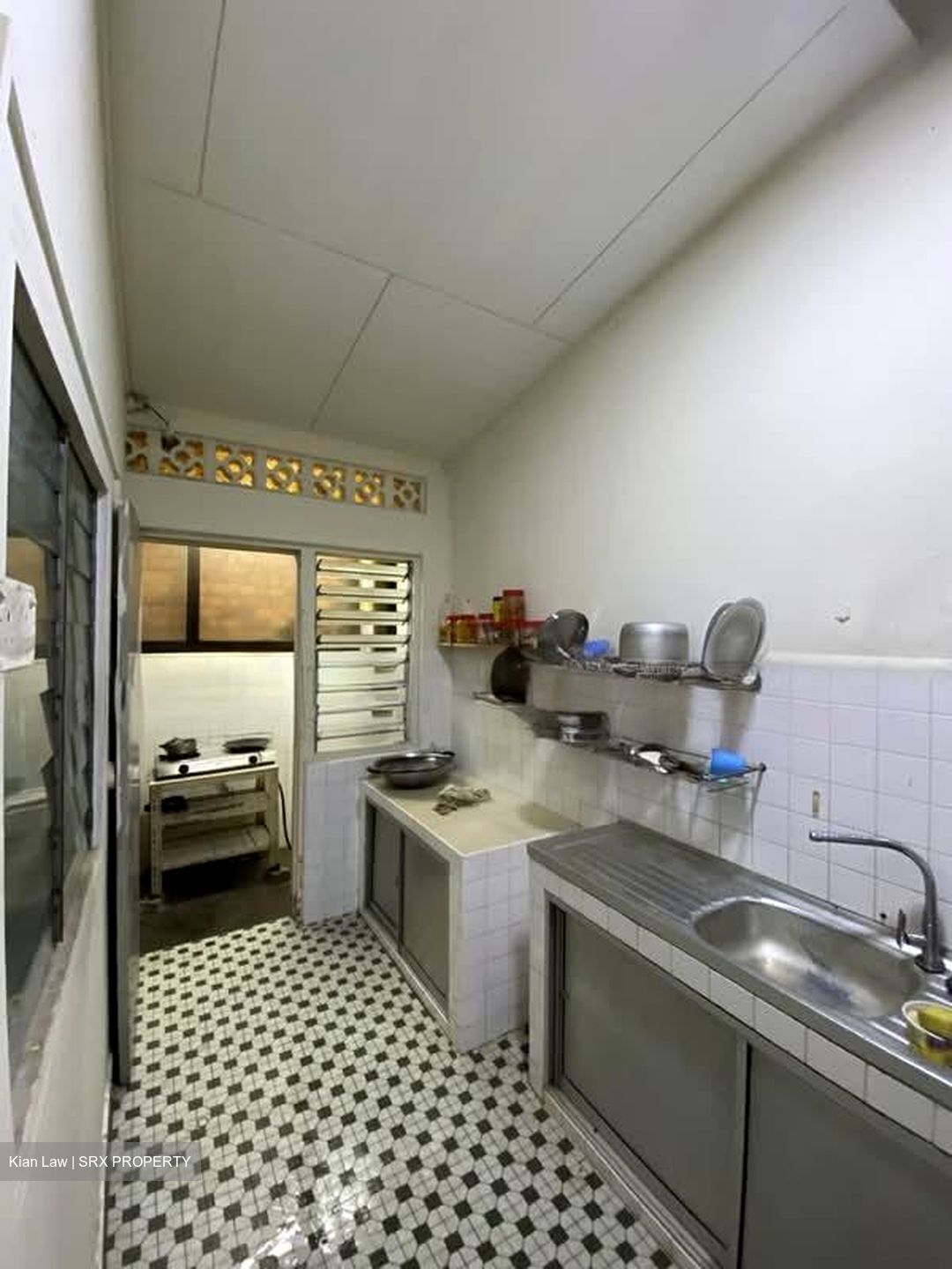 Sembawang Hills Estate (D20), Terrace #558160061